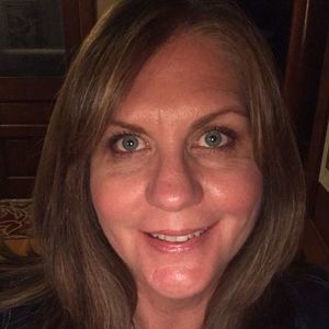 Meet your Posher, Apryl